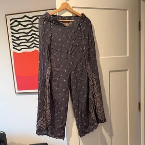 Johnny was Eleuthera Embroidered Wrap Pants C62423 * size S